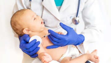 Andalucía vacunará a partir de otoño a los menores de 6 meses frente al virus respiratorio sincitial